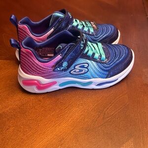 Skechers Kids' Blue and Pink wavy slip on sneakers